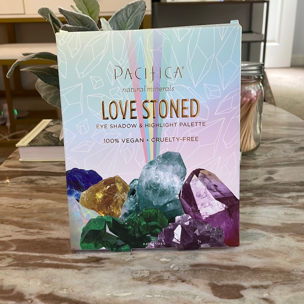 Pacifica Love Stoned eyeshadow and highlight palette